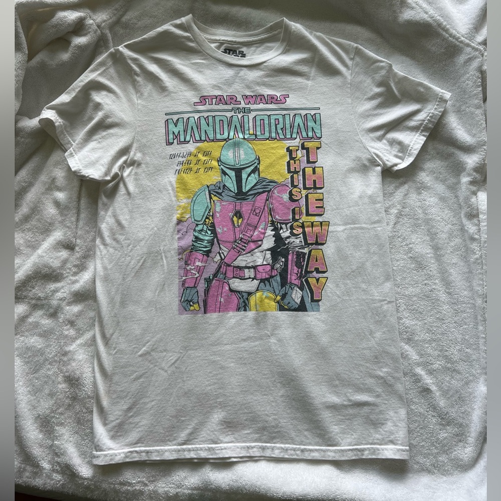 Star Wars MANDALORIAN White and Pink Short Sleeve Tee